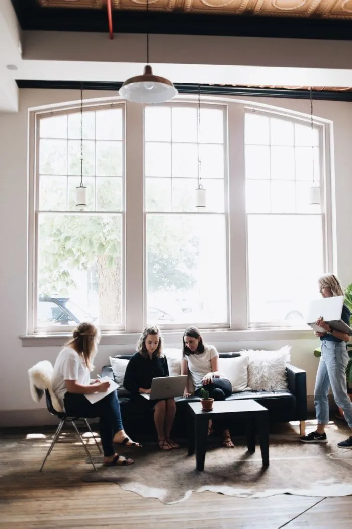 Elegancka koperta z ofertą pracy